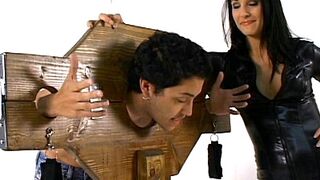 Punição bdsm PIllory