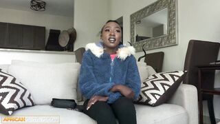 Petite débutante en ébène ferait n'importe quoi pour un emploi - AfricanCasting