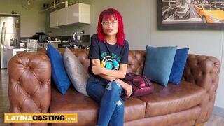 Anal latina ruiva pequena e tímida de 18 anos em entrevista de emprego