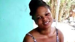 Big Ass Hooker congolais léchant la graisse de la bite noire lentement