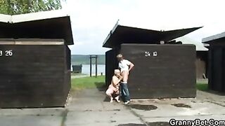 Blonde granny gets fucked outdoor by a stranger